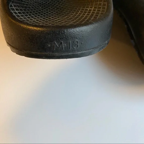 Chaco Men Size 13 Black Strap Summer Sandals - Picture 5 of 10